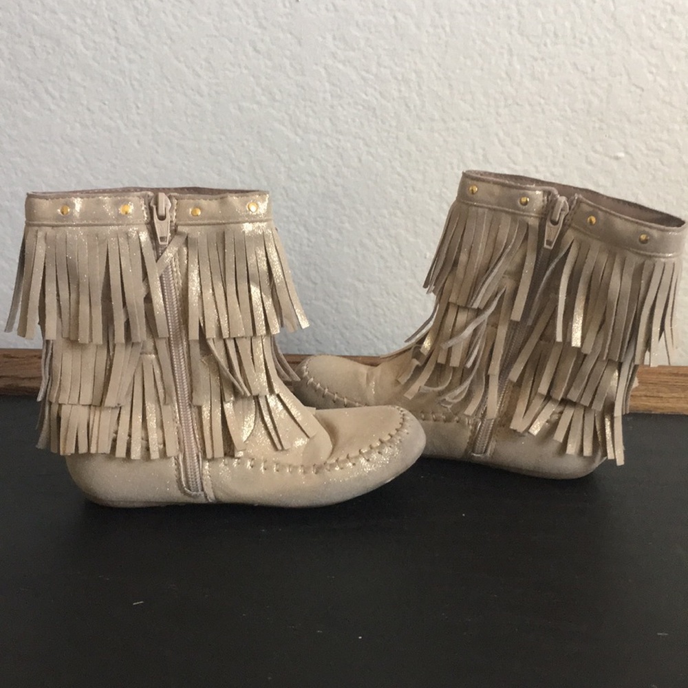 ✨Girls fringe moccasin style booties gold shimmer